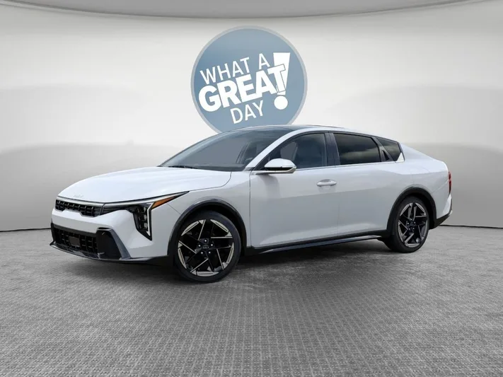 2025 Kia K4 - view 3