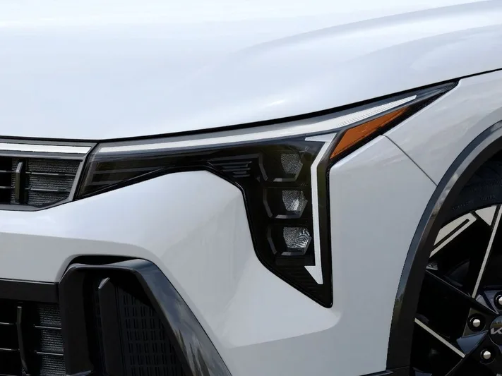 2025 Kia K4 - view 10