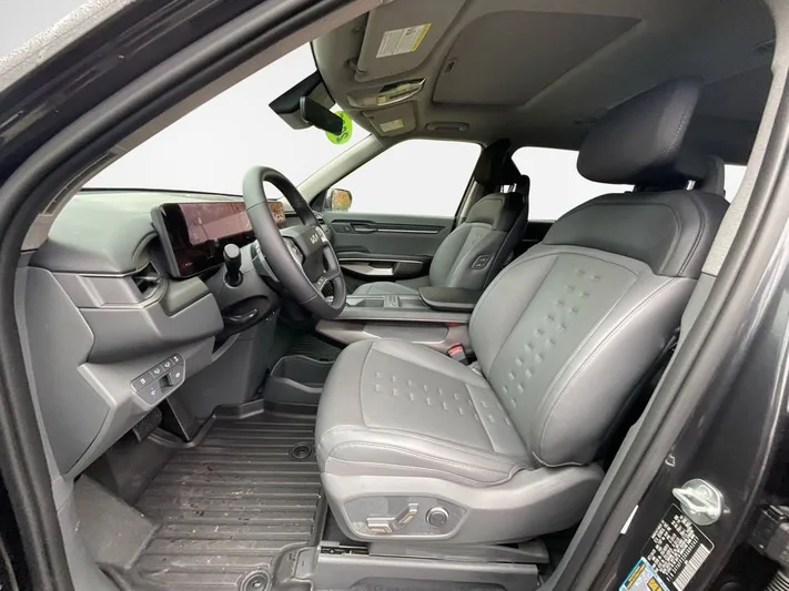 2025 Kia EV9 - view 11