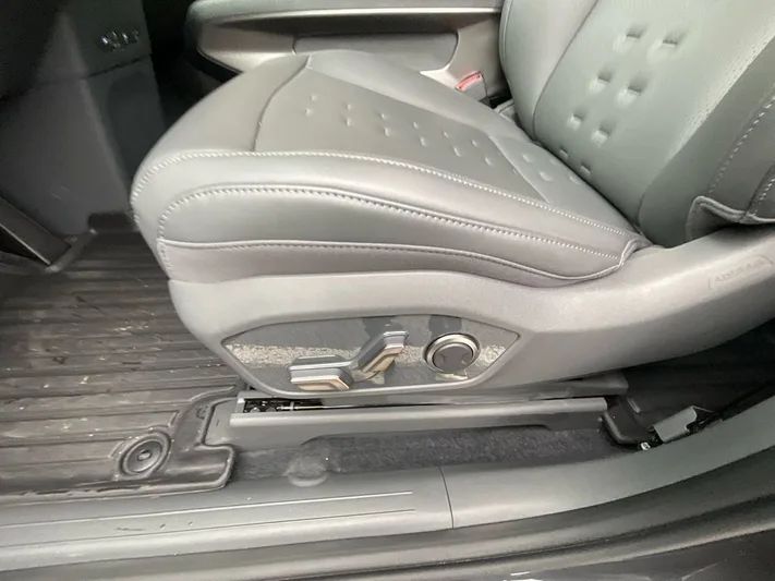 2025 Kia EV9 - view 13