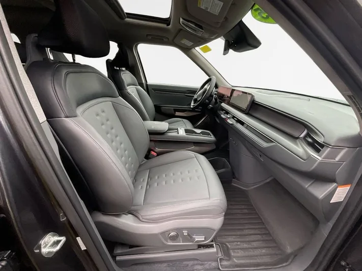 2025 Kia EV9 - view 26