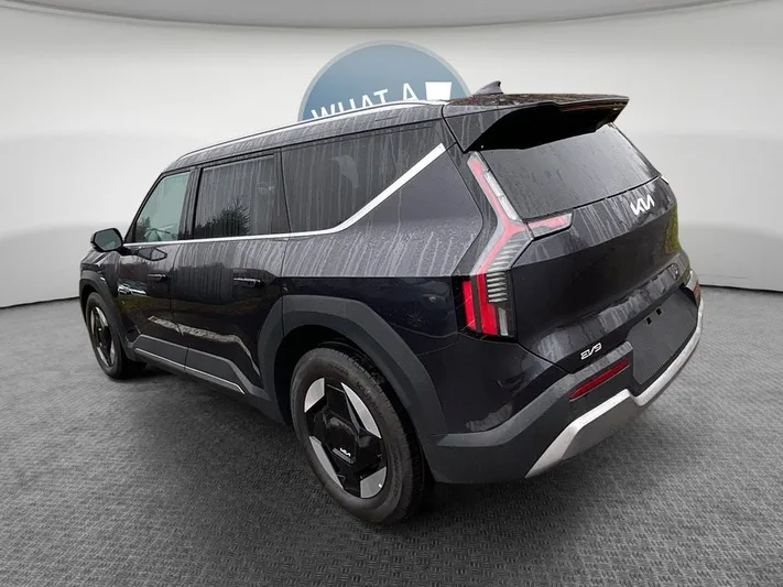 2025 Kia EV9 - view 6