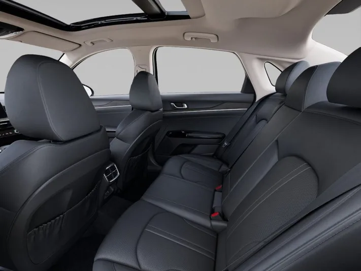 2025 Kia K5 - view 18