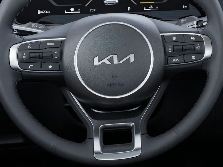 2025 Kia K5 - view 22