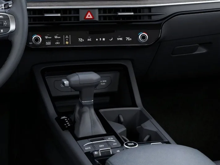 2025 Kia K5 - view 23