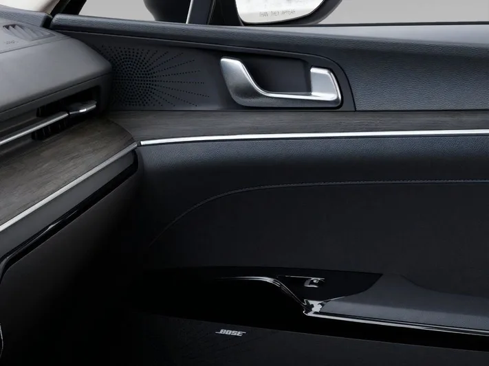2025 Kia K5 - view 25