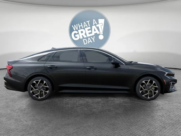 2025 Kia K5 - view 7