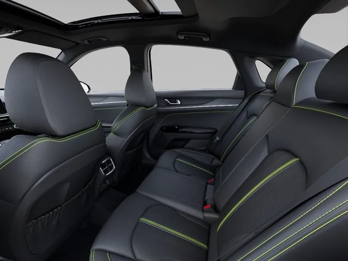 2026 Kia K5 - view 18