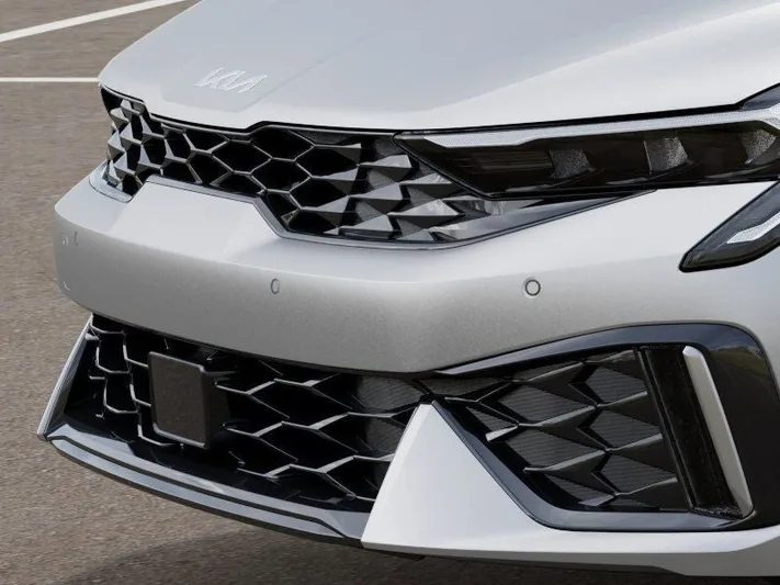 2025 Kia K5 - view 12