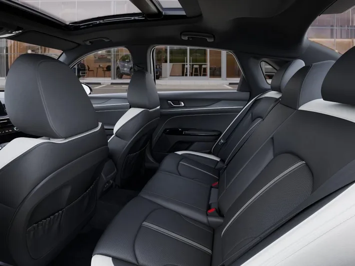 2025 Kia K5 - view 18
