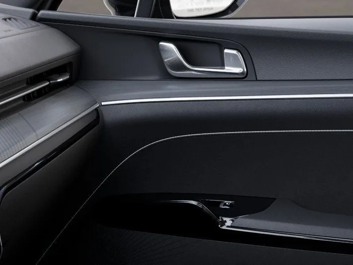 2025 Kia K5 - view 25