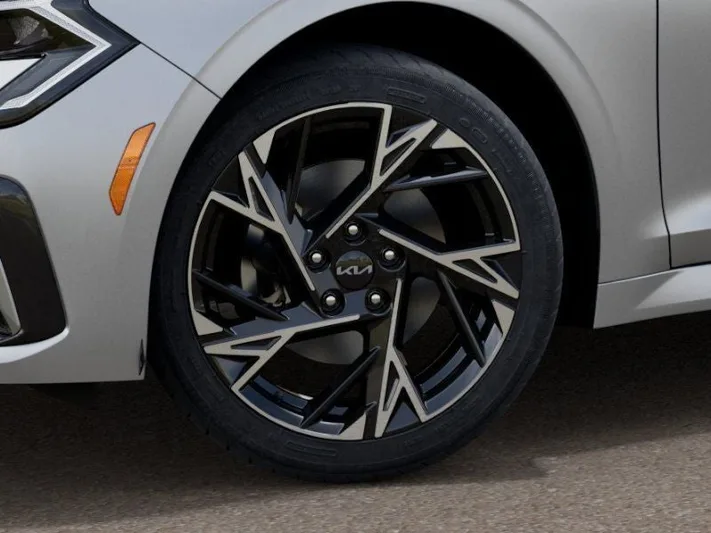 2025 Kia K5 - view 9