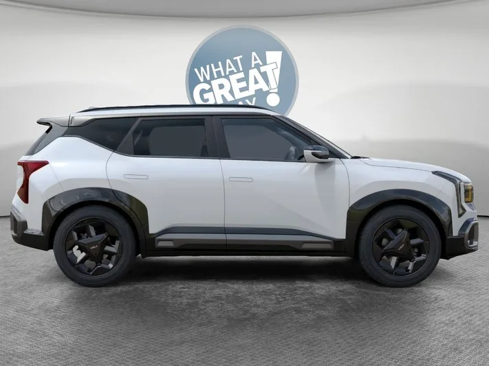 2027 Kia Seltos - view 7