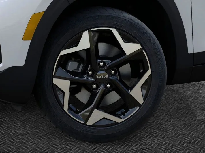 2026 Kia Seltos - view 9