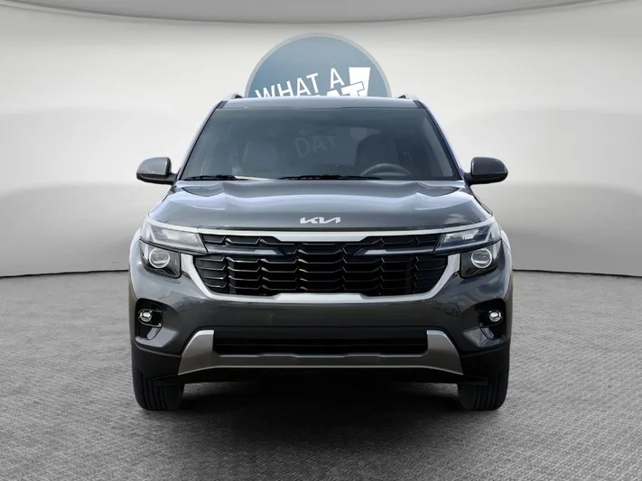 2026 Kia Seltos - view 2