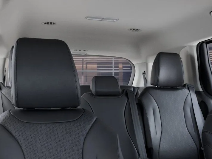 2025 Kia Carnival - view 27