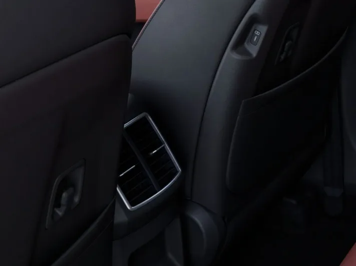 2026 Kia Sportage - view 26