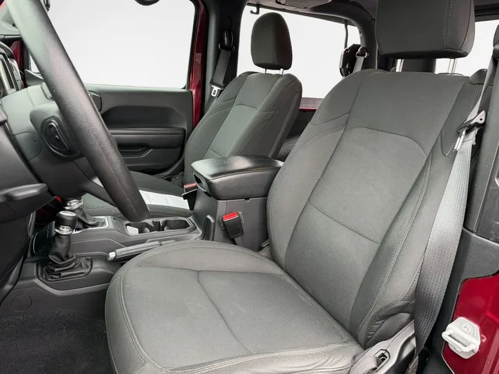 2021 Jeep Wrangler - view 12