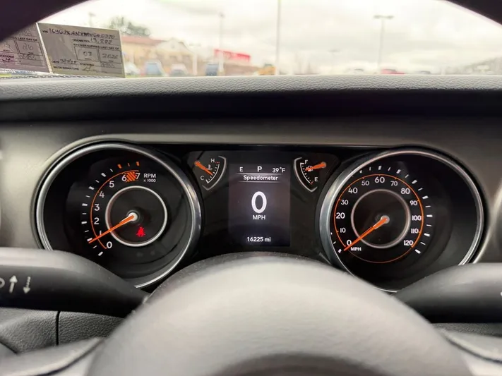 2021 Jeep Wrangler - view 16