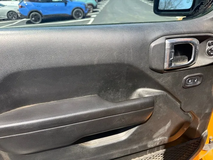 2018 Jeep Wrangler - view 16