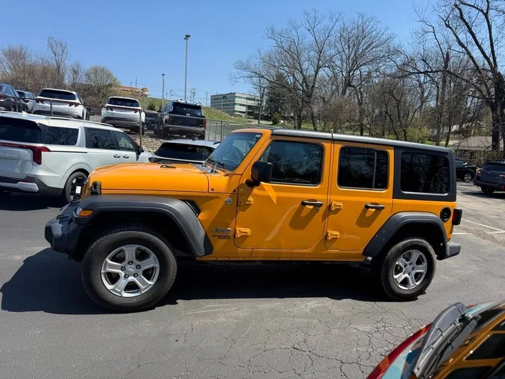 2018 Jeep Wrangler - view 4