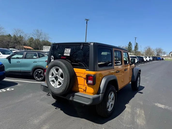 2018 Jeep Wrangler - view 8