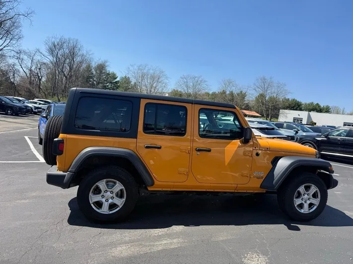 2018 Jeep Wrangler - view 9