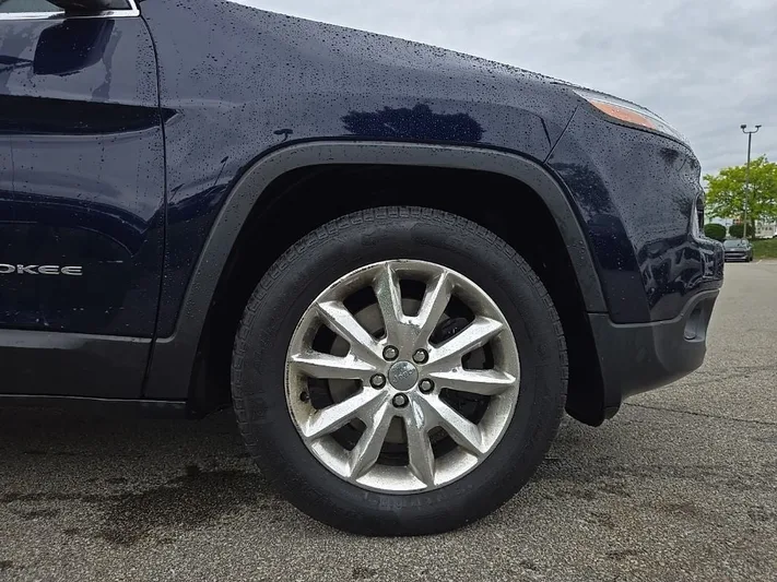 2016 Jeep Cherokee - view 12
