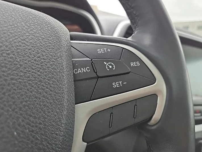 2016 Jeep Cherokee - view 15