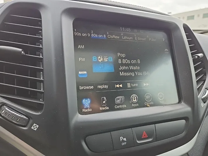 2016 Jeep Cherokee - view 20