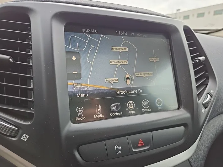 2016 Jeep Cherokee - view 22