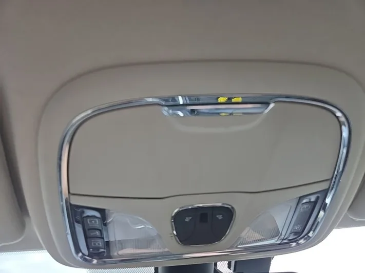 2016 Jeep Cherokee - view 26