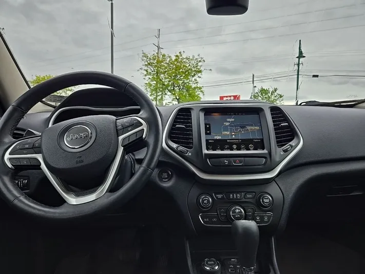 2016 Jeep Cherokee - view 38