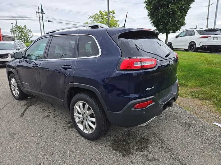 2016 Jeep Cherokee - view 7