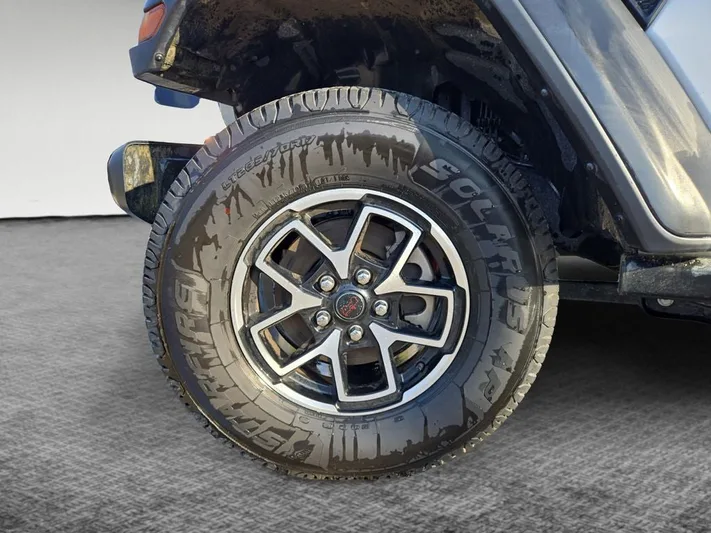 2024 Jeep Wrangler - view 11