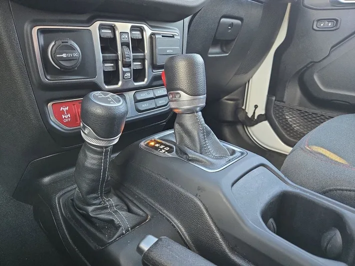 2024 Jeep Wrangler - view 21