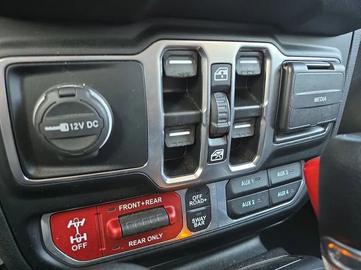 2024 Jeep Wrangler - view 30