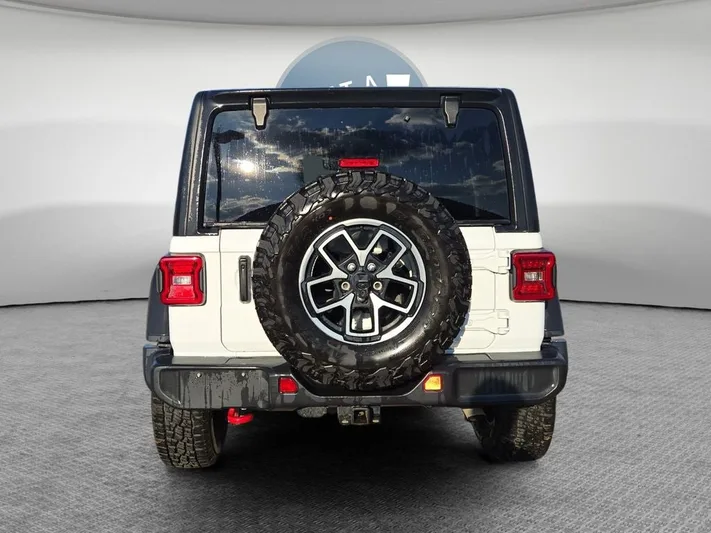 2024 Jeep Wrangler - view 5