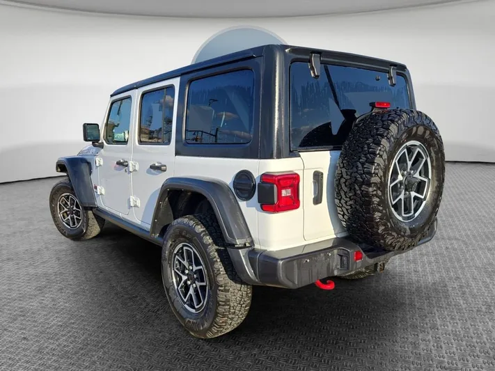 2024 Jeep Wrangler - view 6
