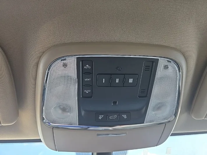 2015 Jeep Grand - view 20