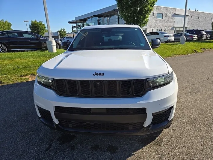 2023 Jeep Grand - view 10