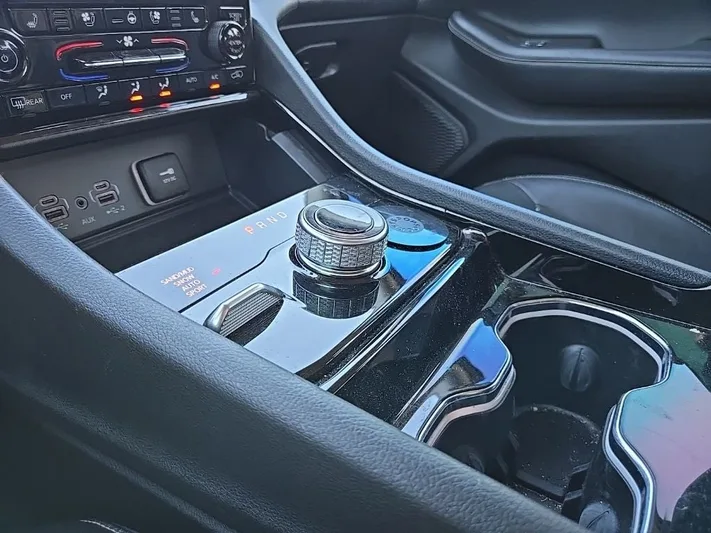 2023 Jeep Grand - view 26