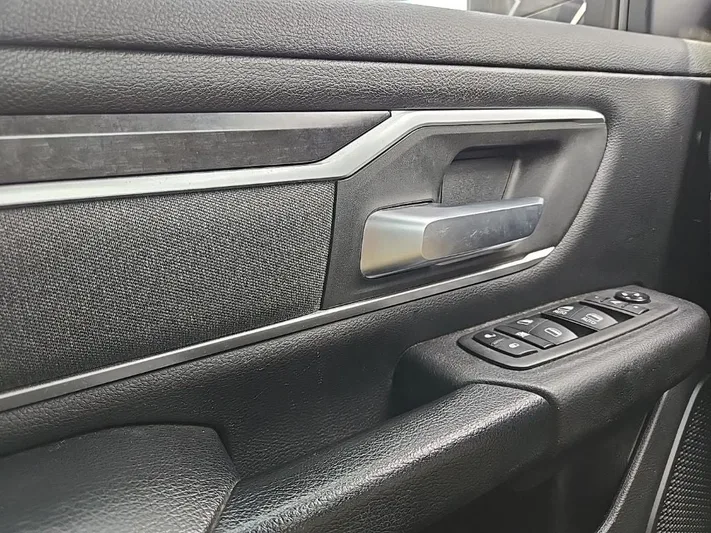 2021 RAM 1500 - view 28