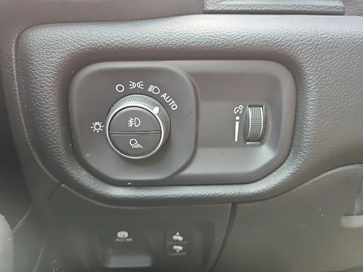 2021 RAM 1500 - view 29