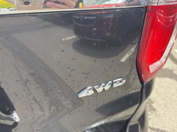 2019 Ford Explorer - view 13