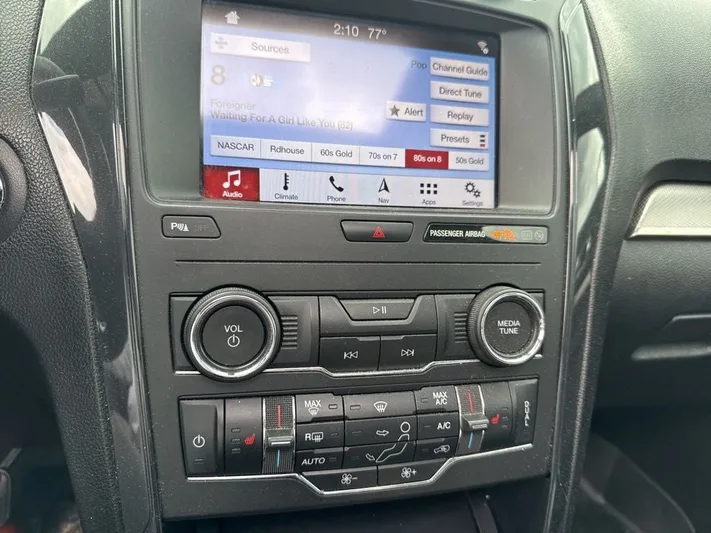 2019 Ford Explorer - view 15