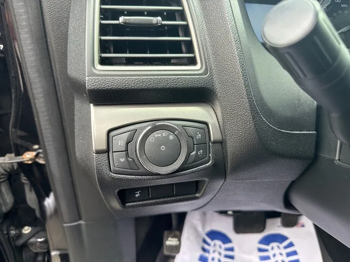 2019 Ford Explorer - view 20