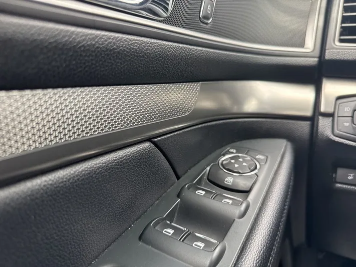 2019 Ford Explorer - view 30
