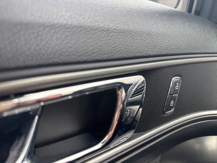 2019 Ford Explorer - view 31