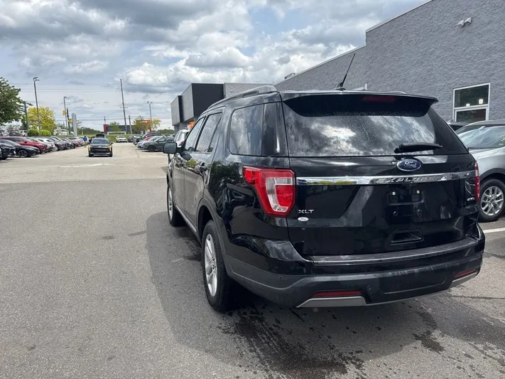 2019 Ford Explorer - view 5